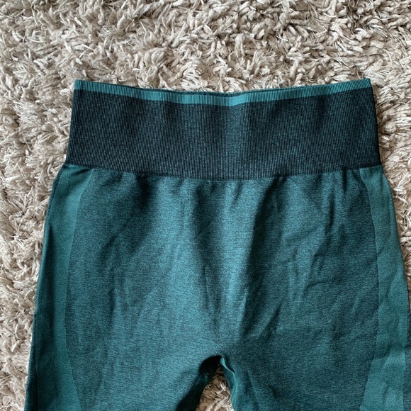 VS PINK Seamless Leggings Pink & Green (2) - Picture 11 of 15